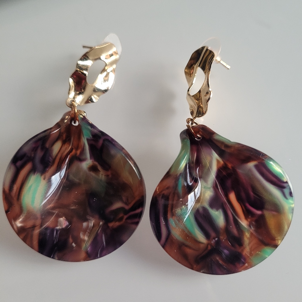 Agustina post back green, brown, & purple marbled earrings.